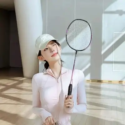 黄娜辉